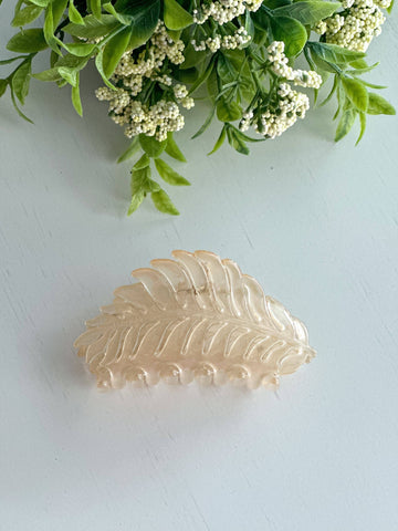 Harris Girls & Co. - Leaf Clip "Translucent Beige"