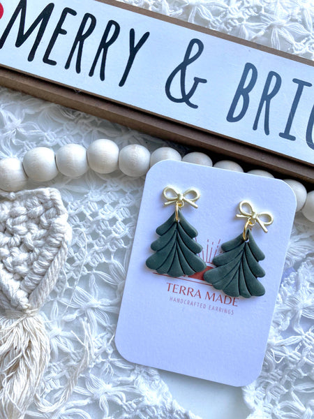 Terra Made - Detailed Christmas tree earrings