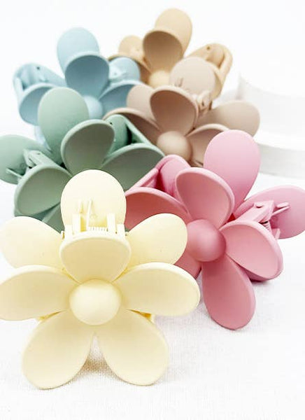 Love and Repeat - Matte Tone Daisy Hair Claw Sets