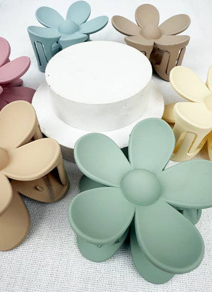 Love and Repeat - Matte Tone Daisy Hair Claw Sets