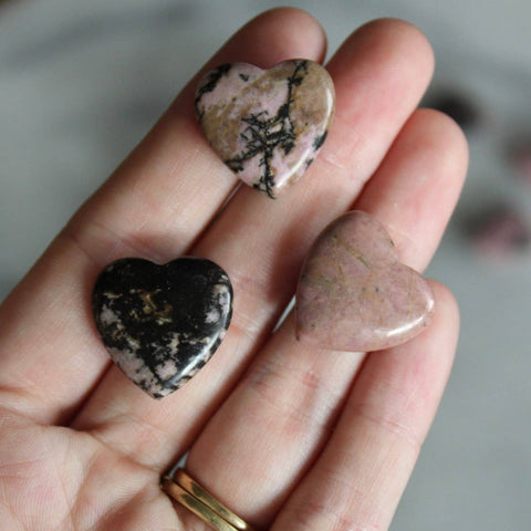 Pebble House - Rhodonite 20mm Heart (Crystals & Stones)