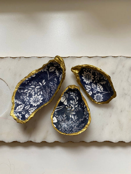 Del Mar Designs DC - Navy Floral Oyster Shell Jewelry Dish