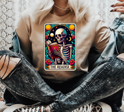 THE READER TAROT CARD