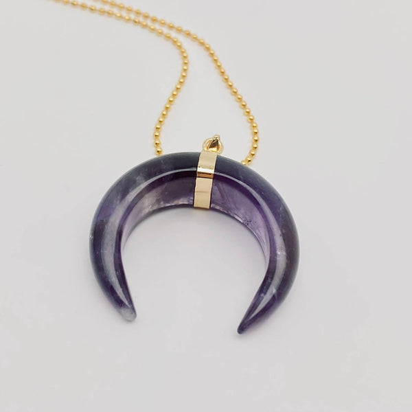 Mio Queena - Natural Stone Crystal Moon Meniscus Pendant Necklace - CS/MS