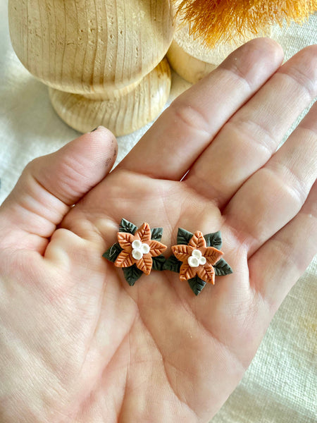 Terra Made - Small poinsettia stud earrings 