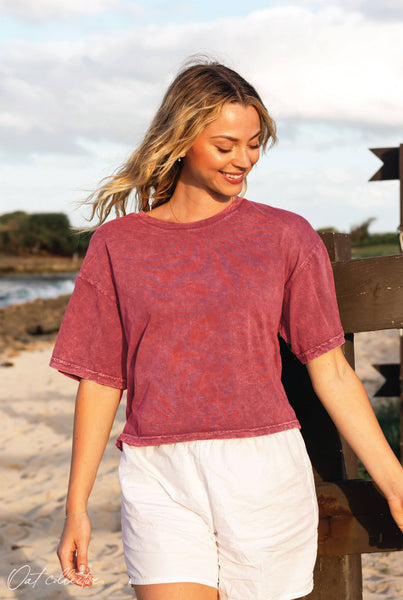 OAT COLLECTIVE - Basic Cropped Mineral Graphic Top