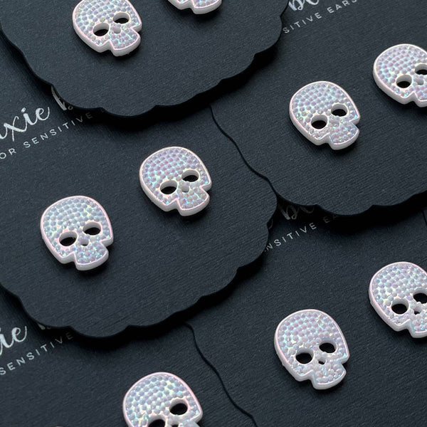 Dixie Bliss - Studded Skulls in White