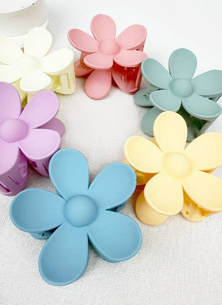 Love and Repeat - Daisy Matte Hair Claw