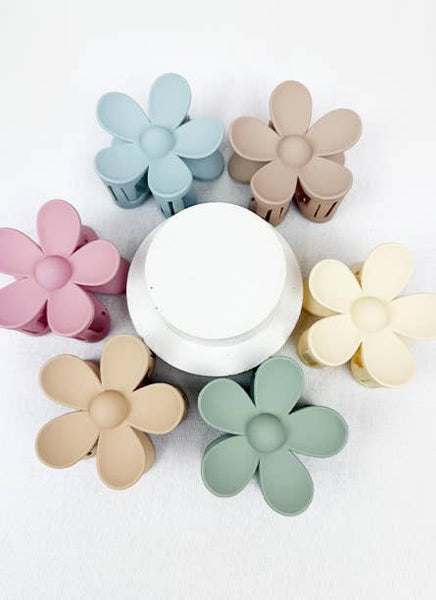 Love and Repeat - Matte Tone Daisy Hair Claw Sets