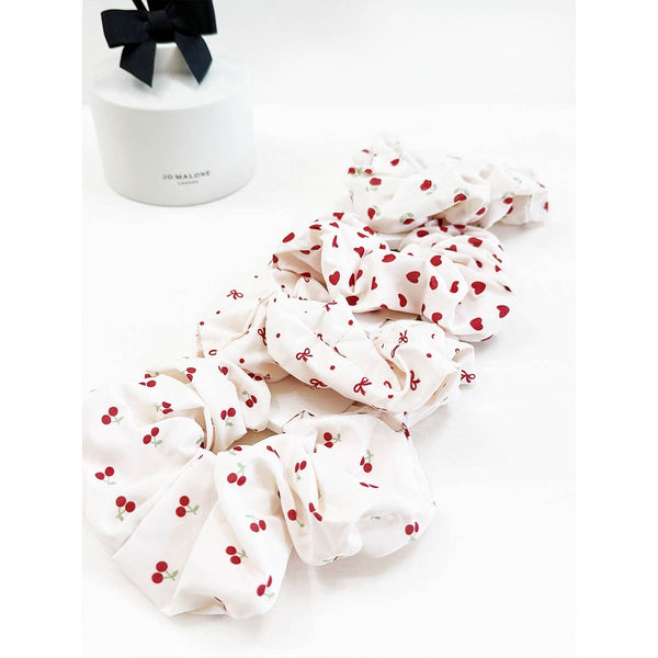 Love and Repeat - Fresh and Youthful Everyday Scrunchie
