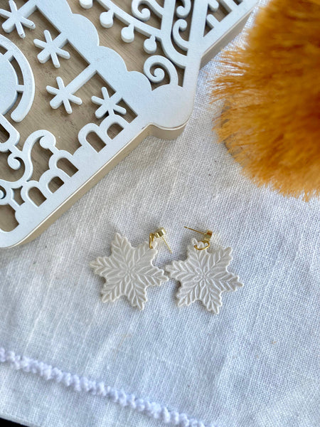 Terra Made - Pearly white boho snowflake earrings 
