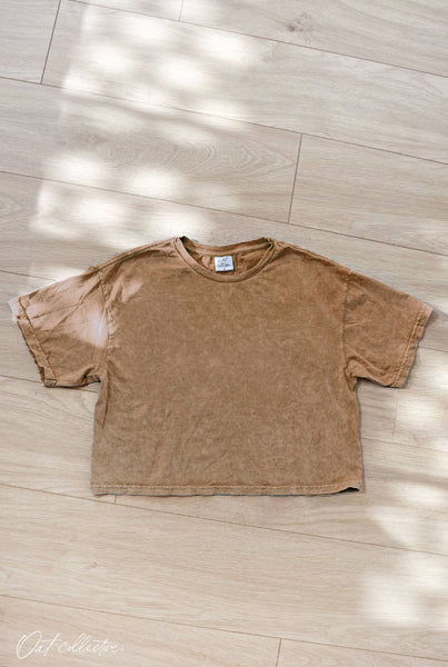 OAT COLLECTIVE - Basic Cropped Mineral Graphic Top