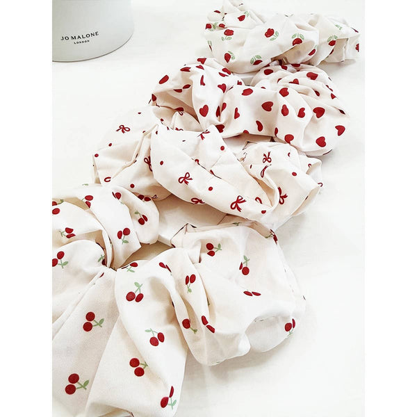 Love and Repeat - Fresh and Youthful Everyday Scrunchie