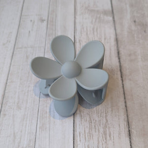 iconic mi - Daisy Flower Matt Hair Accessory Claw Clip 3": Light grey