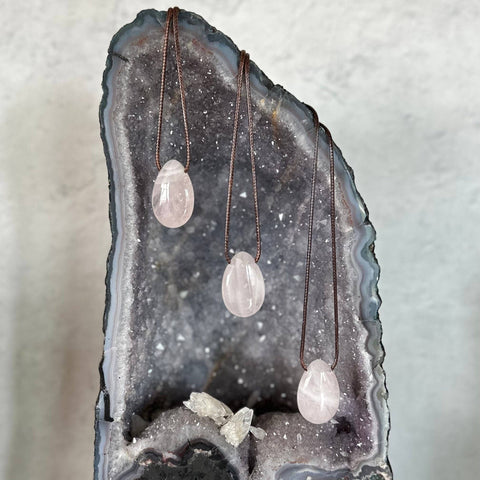 Pebble House - Rose Quartz Polished Necklace (Crystals & Stones)