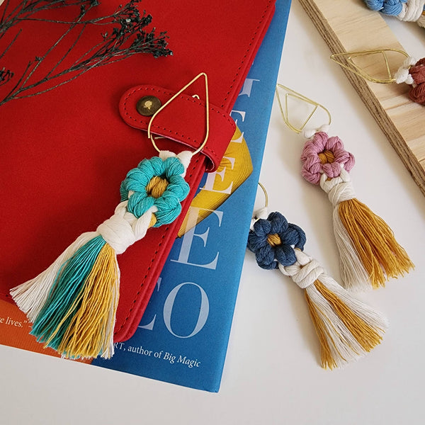 Handmade By Uruba - Macrame Daisy Flower Bookmark Charm, Handmade Book Accessory