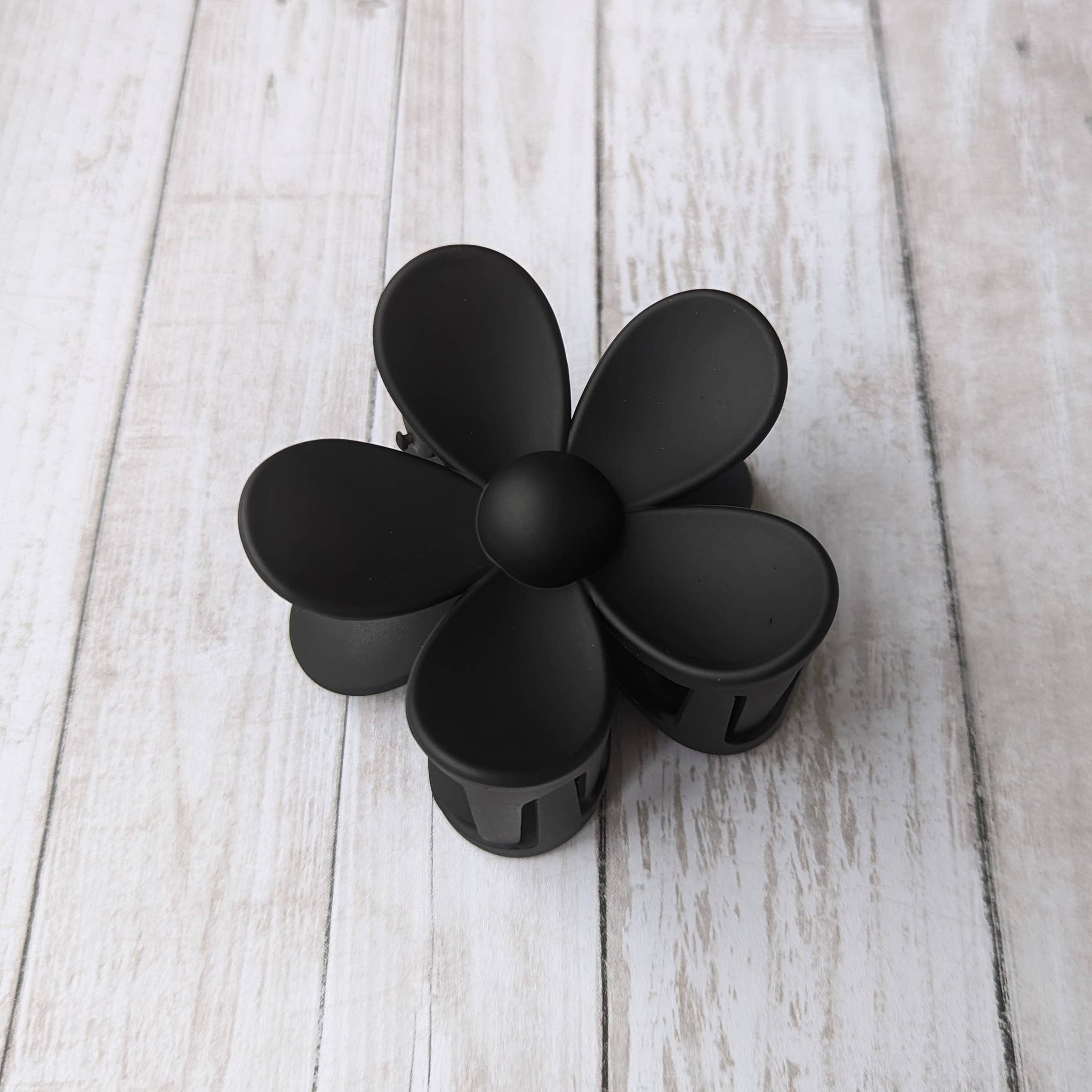iconic mi - Daisy Flower Matt Hair Accessory Claw Clip 3": Black