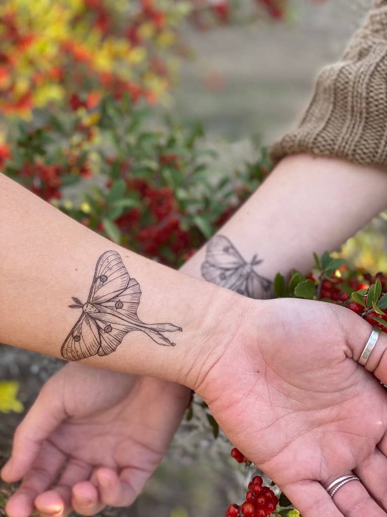 NatureTats - Luna Moth Temporary Tattoo – TheTinyCloset