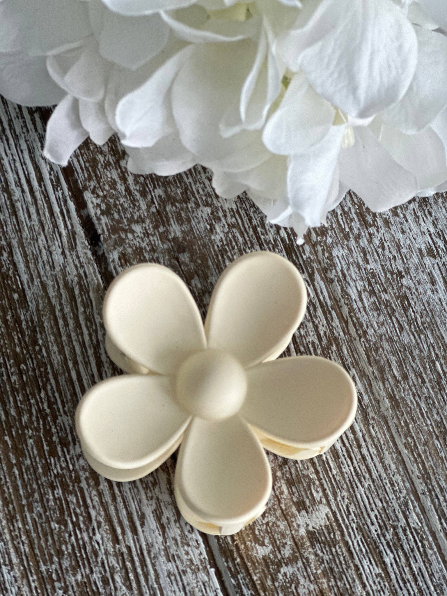 Harris Girls & Co. - Flower Power "Cream" Hair Clip