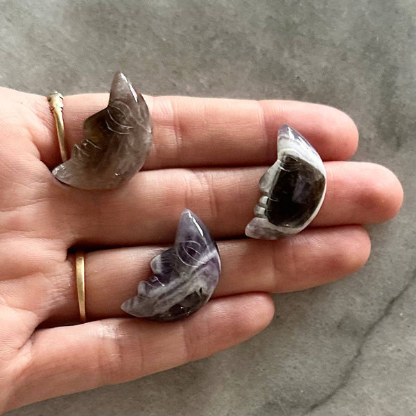 Pebble House - Amethyst Moon Face (Crystals & StoneS)