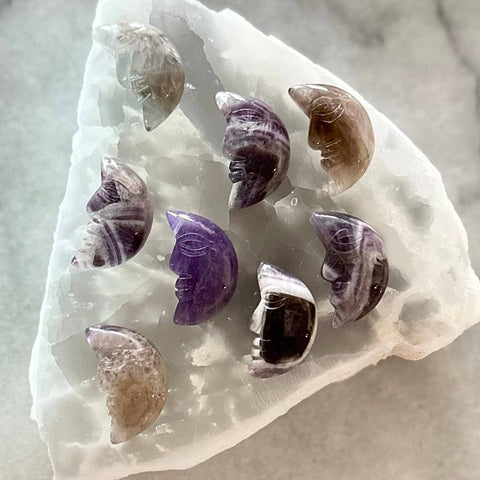 Pebble House - Amethyst Moon Face (Crystals & StoneS)