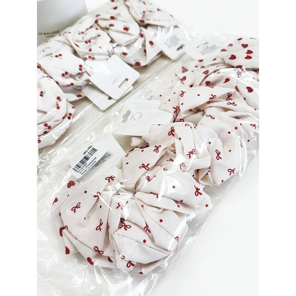 Love and Repeat - Fresh and Youthful Everyday Scrunchie