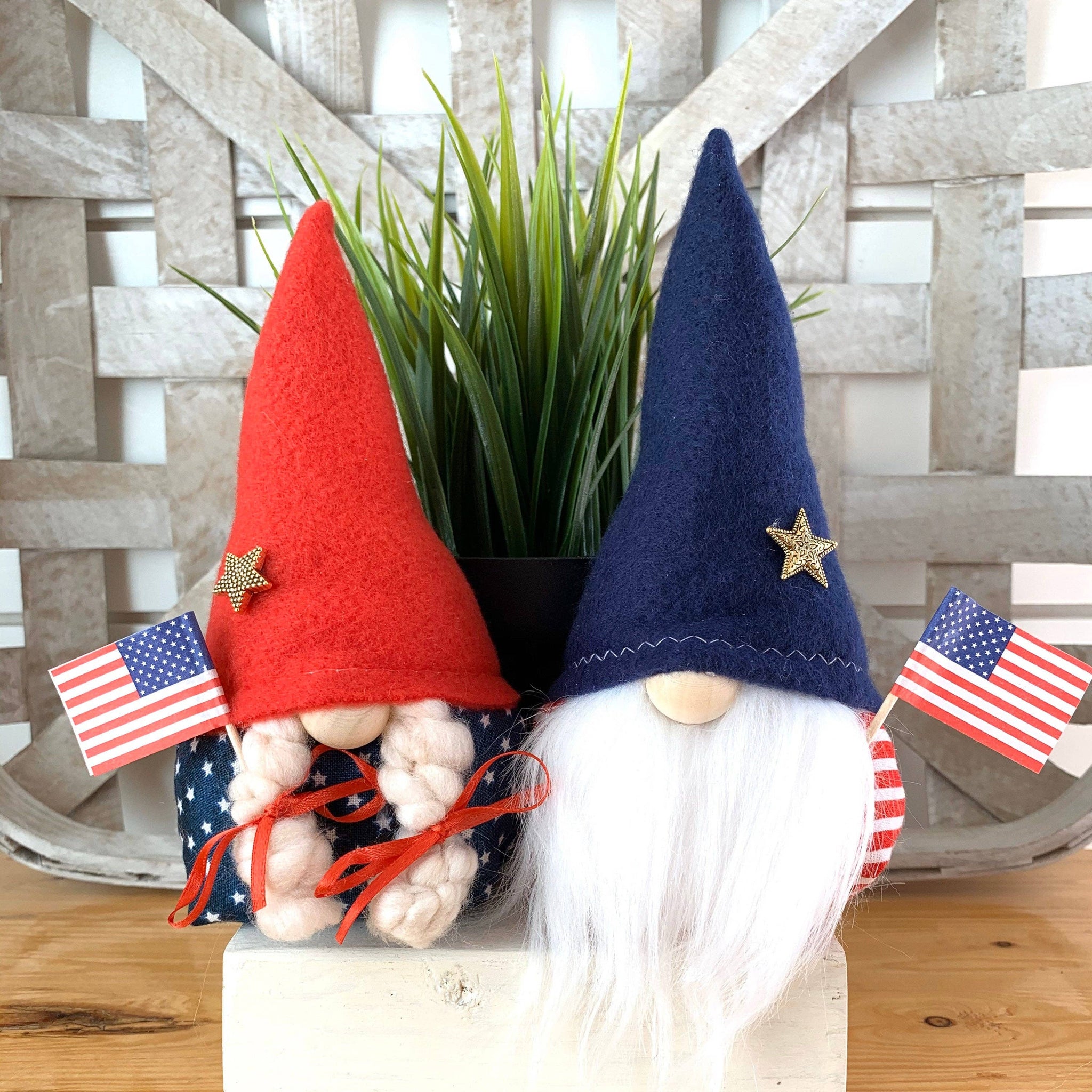 Kate + Em - 7" Mini United We Stand Gnome Couple