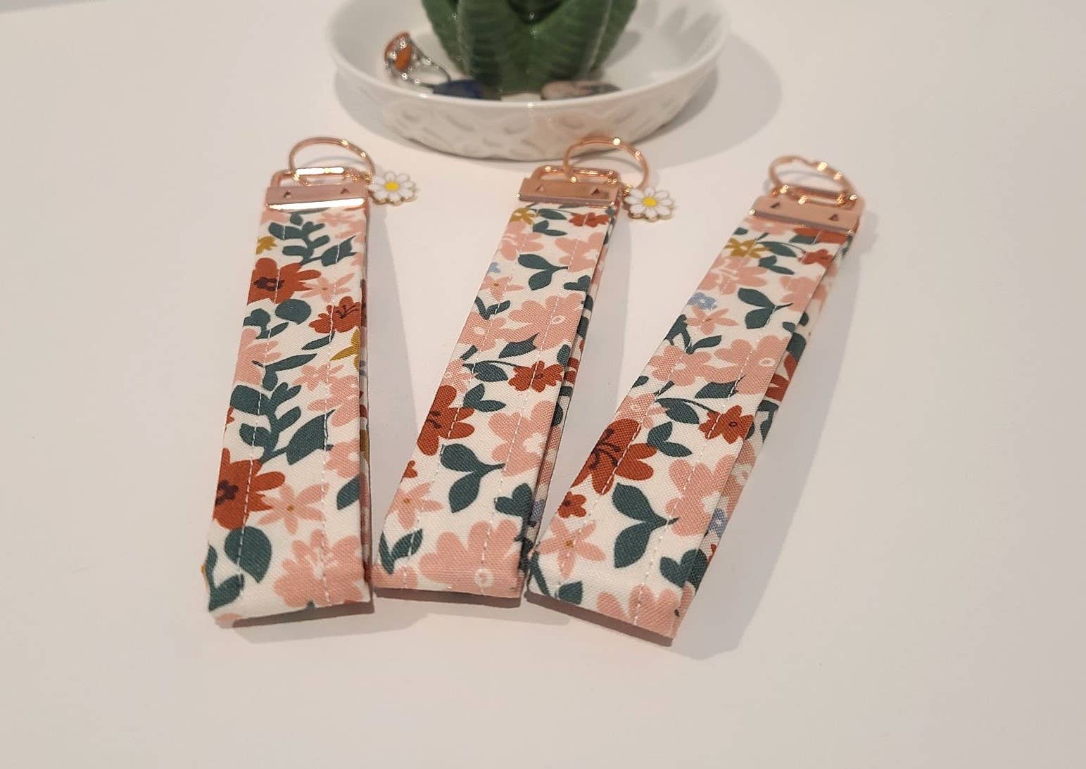 ChunkyBear&Me - Cottage Floral Wristlet Keychain, Key Fob Keychain